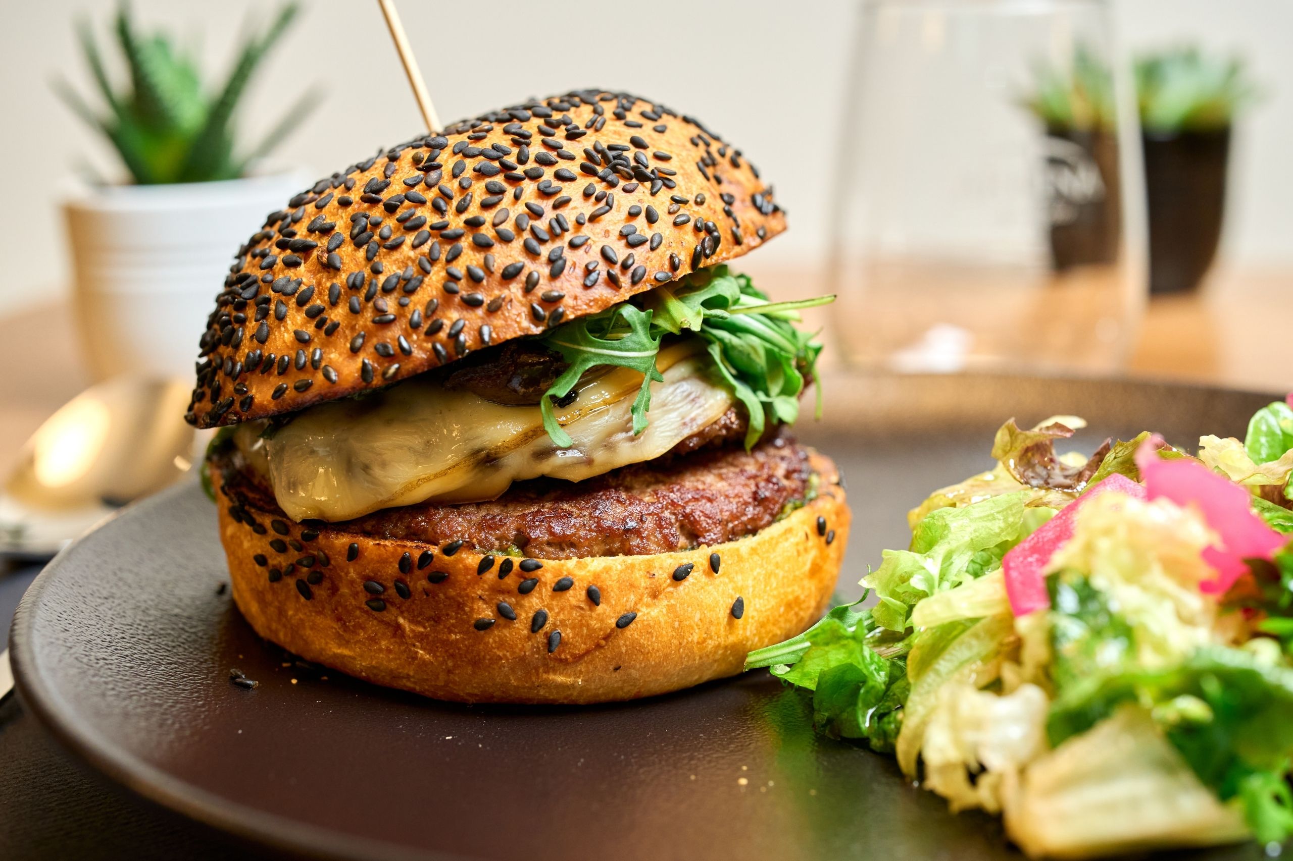 Délicieux burger à déguster au restaurant de Thônex