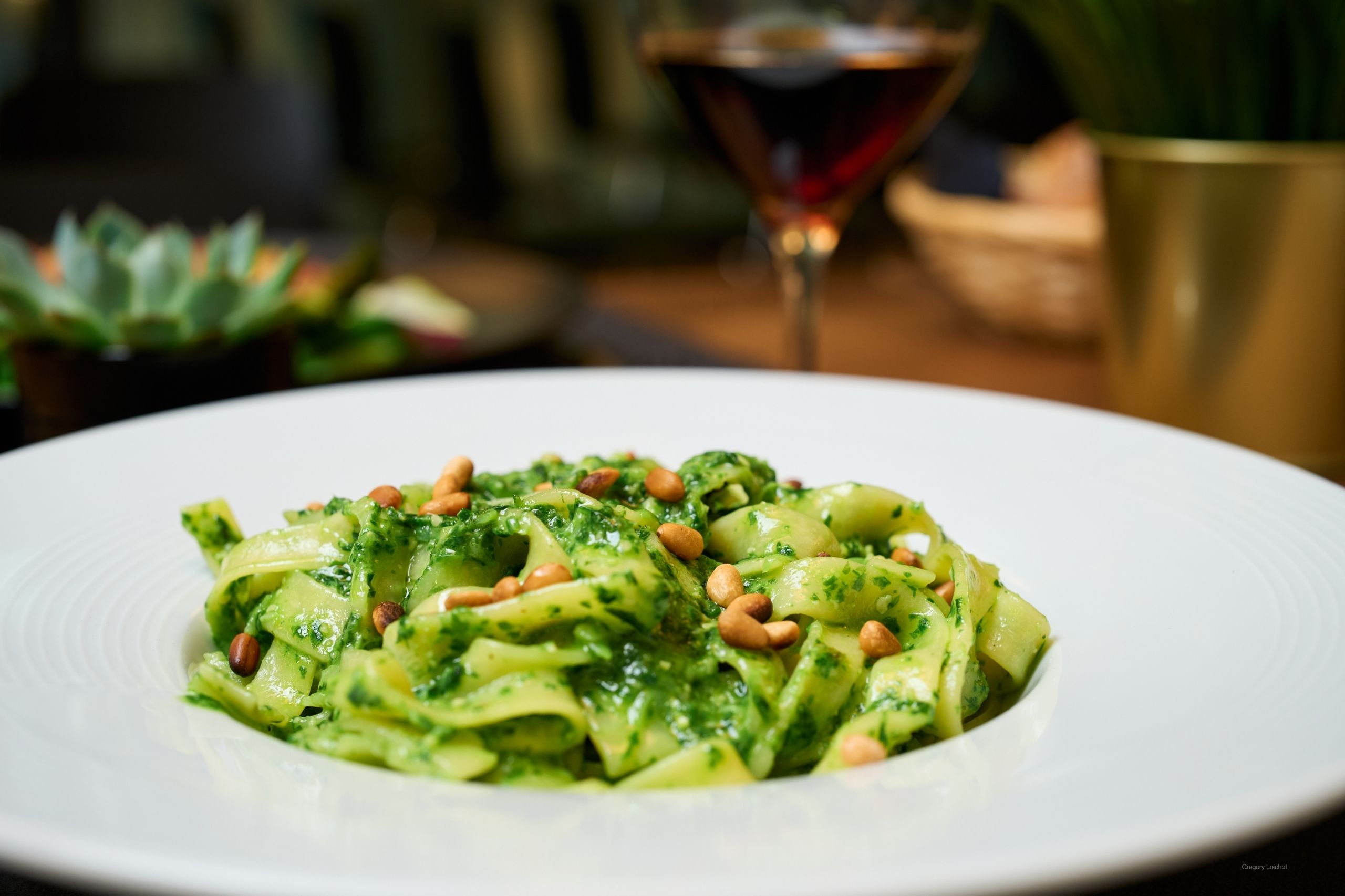 Délicieux plat de pates pesto préparé par le chef du restaurant 3 communes à Thônex